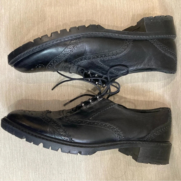 STUART WEITZMAN Sz 9 made in Spain Wingtip Lace Up Oxfords Shoes - Picture 11 of 12